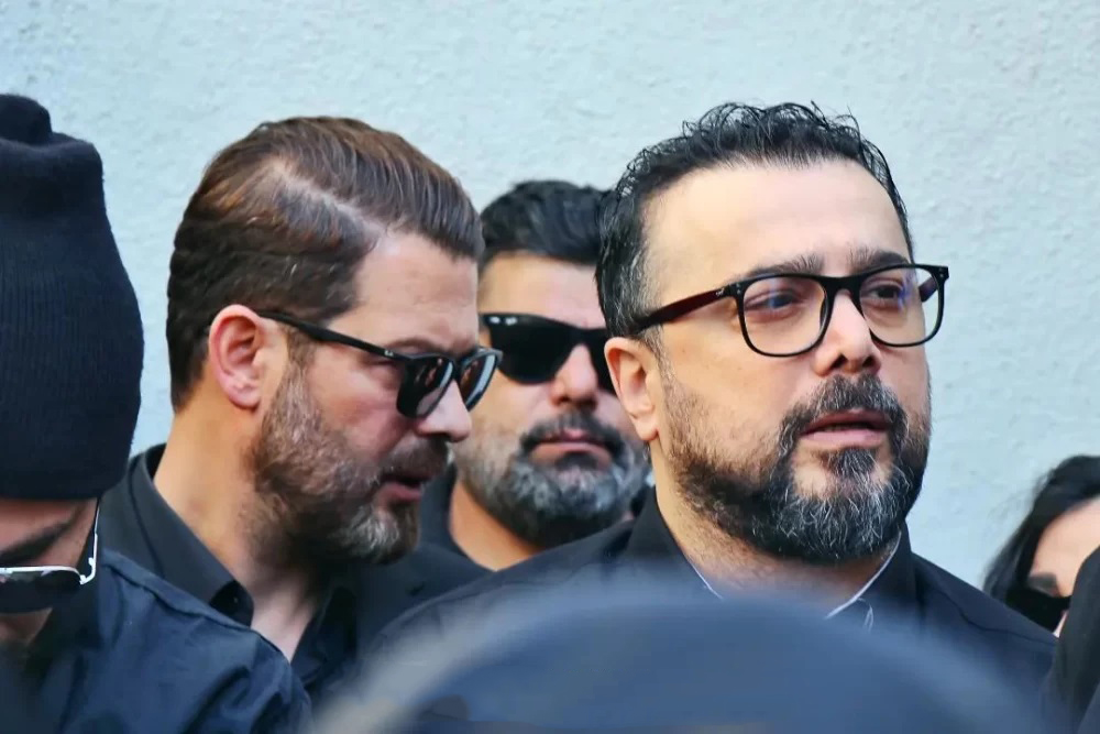 مراسم ختم رضا داوودنژاد با حضور هنرمندان 11 مراسم ختم رضا داوودنژاد با حضور هنرمندان