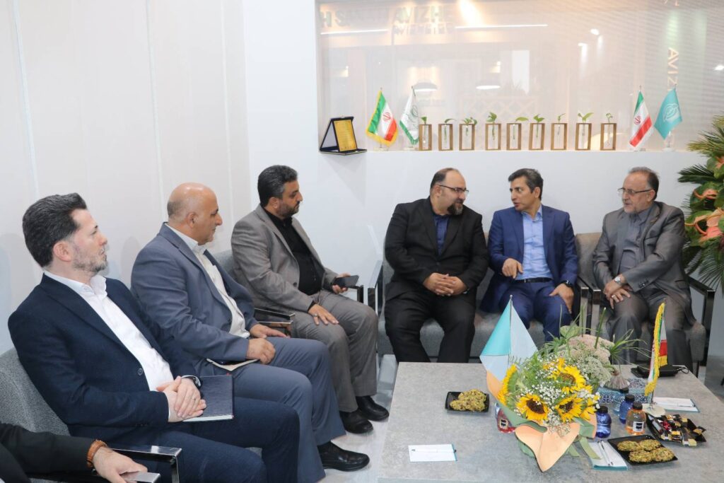 اعضا هیات مدیره هلدینگ آینده پویا از هشتمین نمایشگاه تخصصی بینالمللی کاغذ بازدید کردند 1 اعضا هیات مدیره هلدینگ آینده پویا از هشتمین نمایشگاه تخصصی بینالمللی کاغذ بازدید کردند