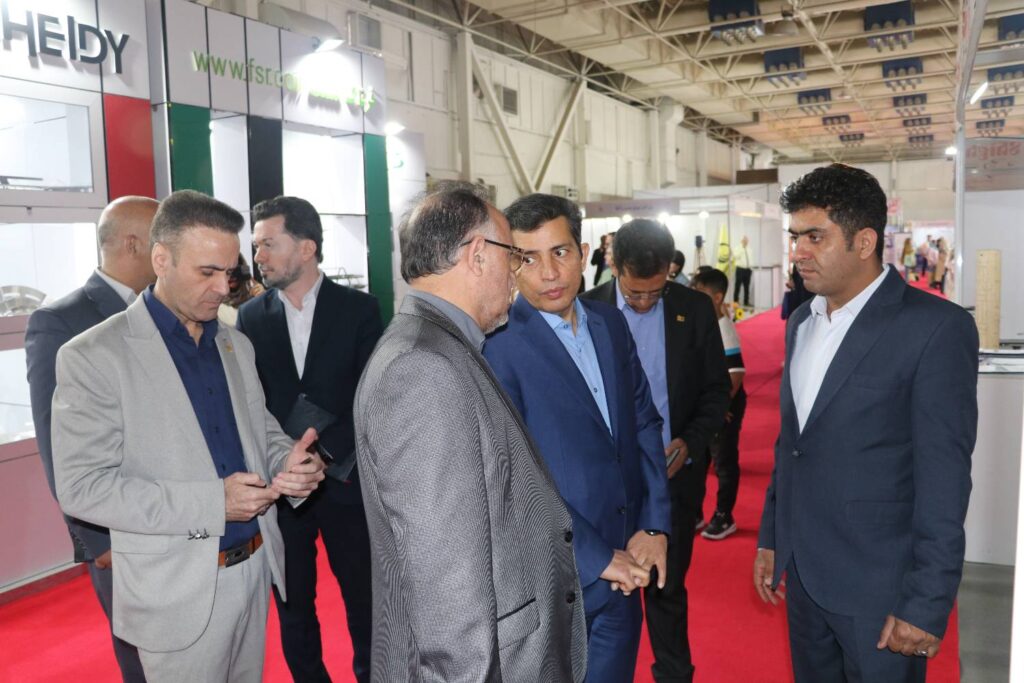 اعضا هیات مدیره هلدینگ آینده پویا از هشتمین نمایشگاه تخصصی بینالمللی کاغذ بازدید کردند 4 اعضا هیات مدیره هلدینگ آینده پویا از هشتمین نمایشگاه تخصصی بینالمللی کاغذ بازدید کردند