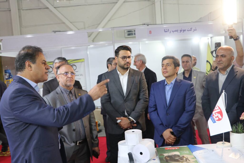 اعضا هیات مدیره هلدینگ آینده پویا از هشتمین نمایشگاه تخصصی بینالمللی کاغذ بازدید کردند 6 اعضا هیات مدیره هلدینگ آینده پویا از هشتمین نمایشگاه تخصصی بینالمللی کاغذ بازدید کردند