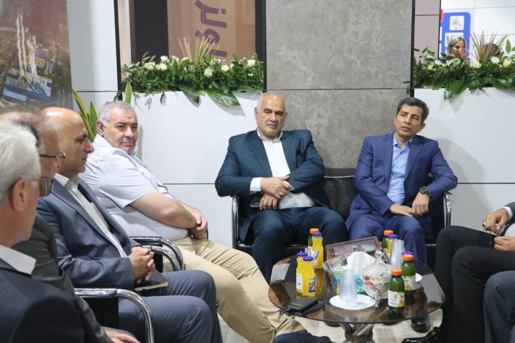اعضا هیات مدیره هلدینگ آینده پویا از هشتمین نمایشگاه تخصصی بینالمللی کاغذ بازدید کردند 3 اعضا هیات مدیره هلدینگ آینده پویا از هشتمین نمایشگاه تخصصی بینالمللی کاغذ بازدید کردند