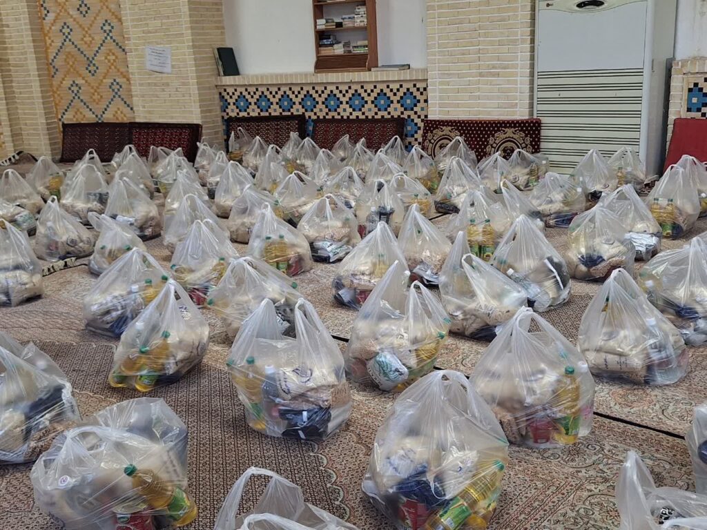 سالمندان گرگانی در جشن میلاد امام حسن عسکری(ع) صاحب ۵۰۰ بسته معیشتی شدند 1 سالمندان گرگانی در جشن میلاد امام حسن عسکری(ع) صاحب ۵۰۰ بسته معیشتی شدند