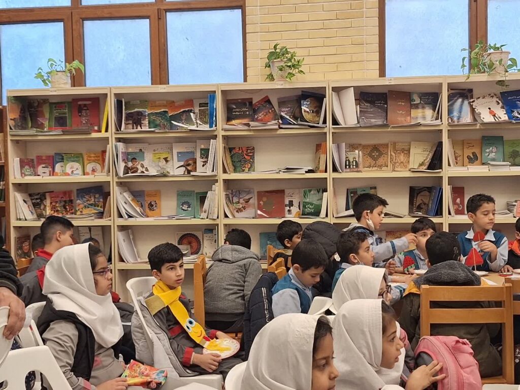آموزش خارج از کلاس؛ تجربه مسجدگردی دانشآموزان در مسجد جامع گلشن 1 آموزش خارج از کلاس؛ تجربه مسجدگردی دانشآموزان در مسجد جامع گلشن