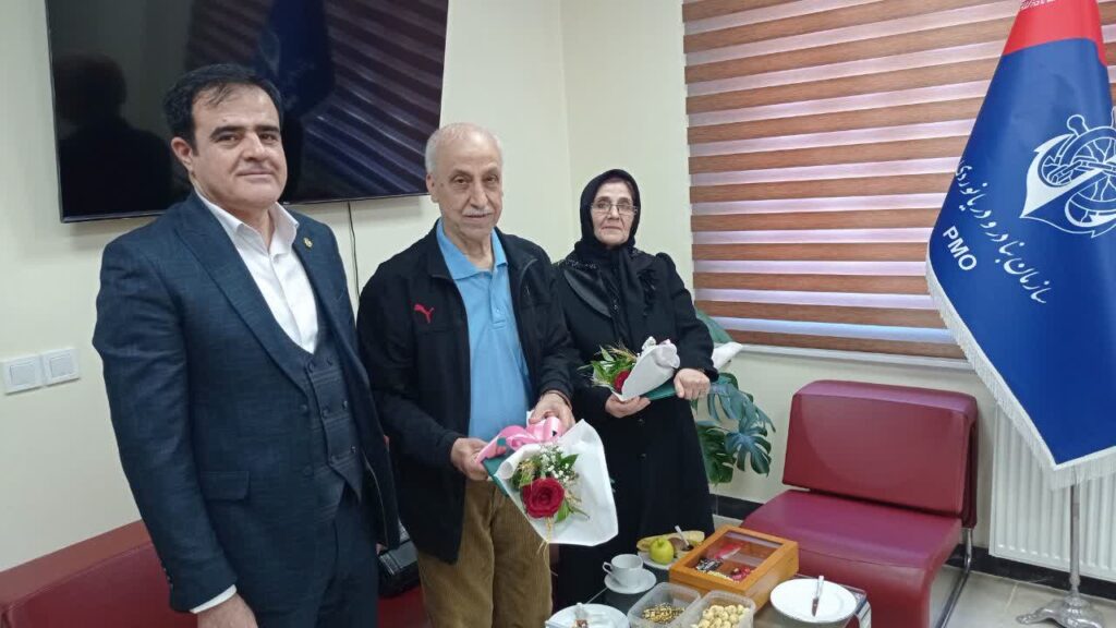 دیدار دوباره دانشآموز دیروز و معلمانش بعد از ۴۲ سال در گرگان 1 دیدار دوباره دانشآموز دیروز و معلمانش بعد از ۴۲ سال در گرگان